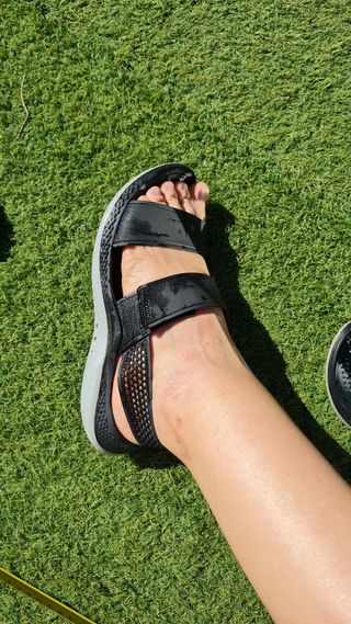 Sandalias Crocs Swiftwater Mujer Negras/Grises