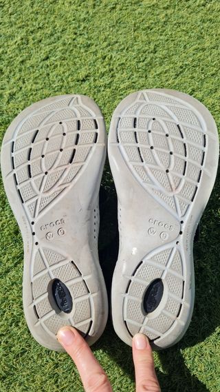 Sandalias Crocs Swiftwater Mujer Negras/Grises