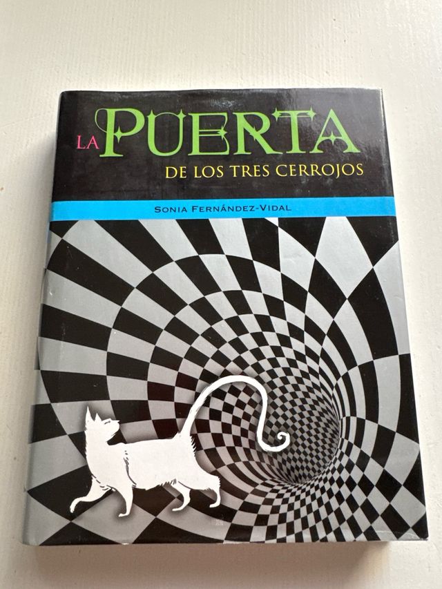 La puerta de los tres cerrojos: Una aventura cu...