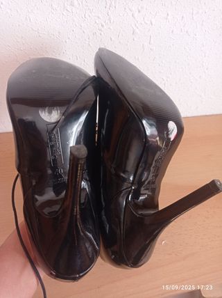 Zapatos tacón Zara negros charol