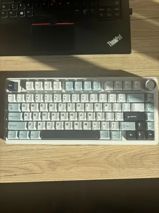 Teclado Mecánico Aula F75