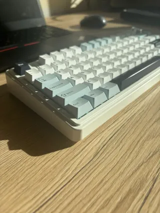 Teclado Mecánico Aula F75