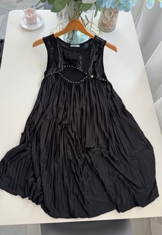 Vestido Negro Lentejuelas y Plisado