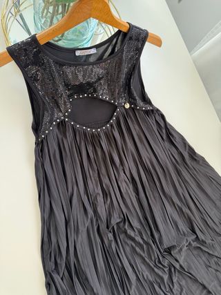 Vestido Negro Lentejuelas y Plisado