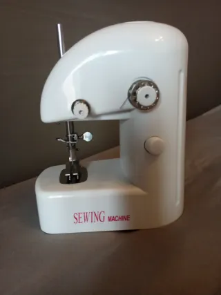Mini macchina da cucire
