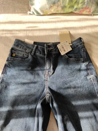 Pantalón vaquero súper pitillo azul