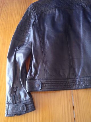 Chaqueta de cuero Redskins negra modelo Prato