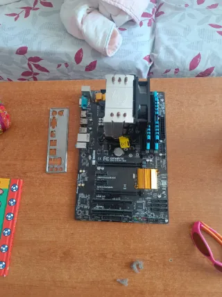 Placa Base Gigabyte + CPU + RAM