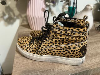Zapatillas altas con estampado de leopardo