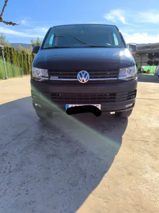 Alquiler de vehículo
8 plazas Volkswagen