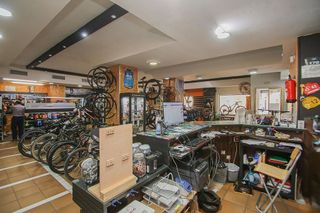 Local comercial en venta en Zona Avda. Juan de Diego - Parque Municipal  en Bormujos