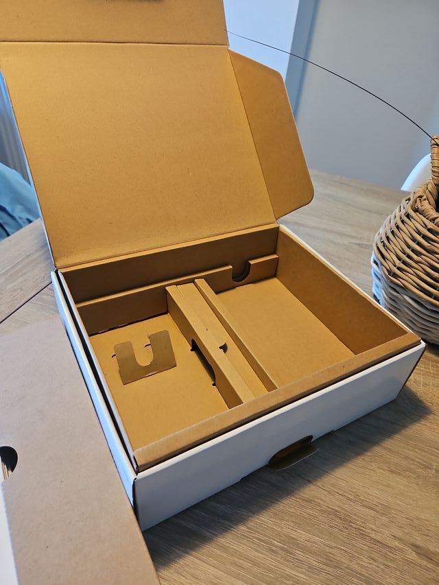 Nintendo DS XL Negra con funda oficial Nintendo