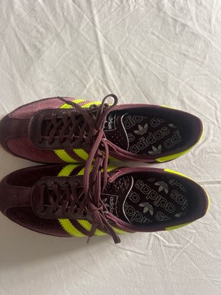 Zapatillas Adidas Burdeos y Verde Neón