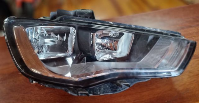 Faro Derecho Audi A3