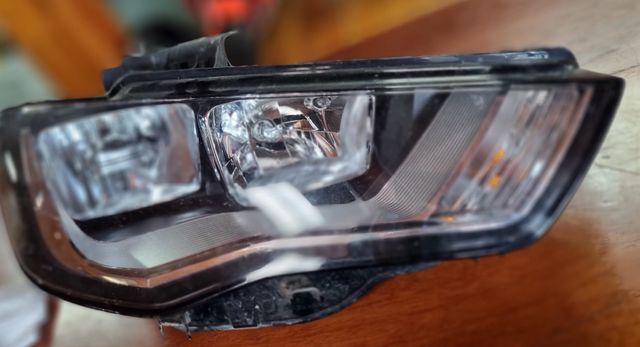 Faro Derecho Audi A3