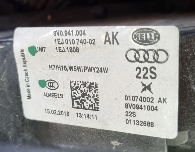 Faro Derecho Audi A3