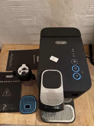 Cafetera cápsulas NESPRESSO Lattissima One Evo