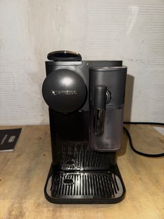 Cafetera cápsulas NESPRESSO Lattissima One Evo