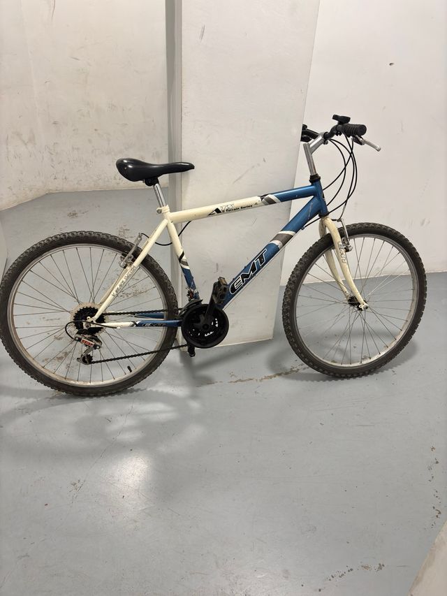 Bicicleta EMT Montaña