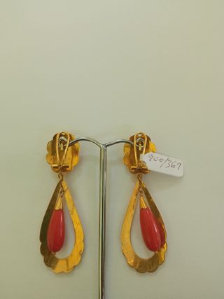 Pendientes Oro y Coral Tallado
