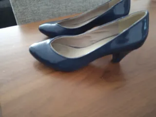 Zapatos azules de tacón