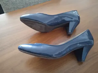 Zapatos azules de tacón