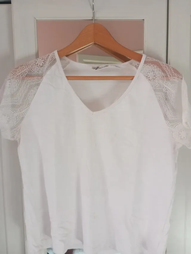 Camiseta blanca encaje manga corta