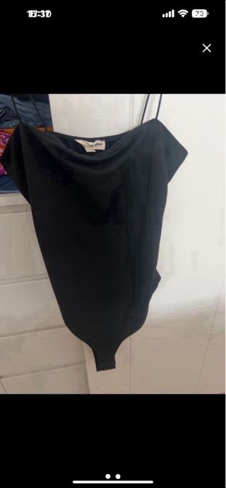 Body negro tirantes finos