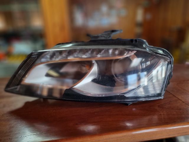 FARO IZQUIERDO A3 8P XENON