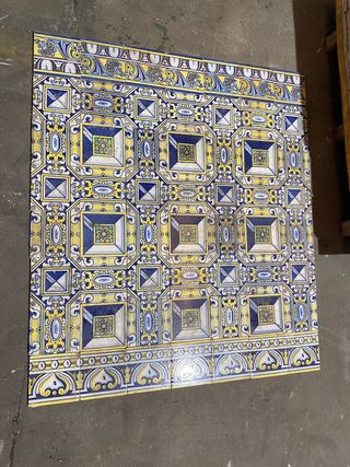 Azulejos antiguos decorativos de iglesia