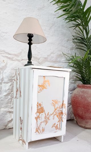 Mesita estilo vintage shaby chic