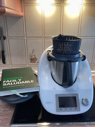 Thermomix TM5 con libro Cocina fácil y saludable