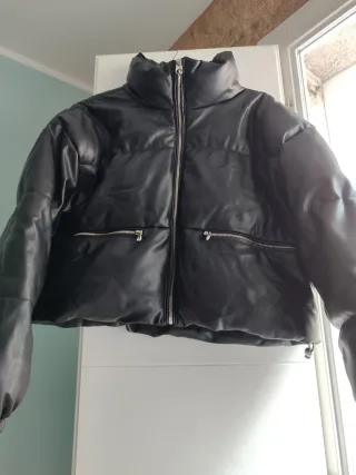 Chaqueta efecto piel negra Talla M