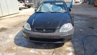 Chasis Honda Civic VTI EK4 con interior completo