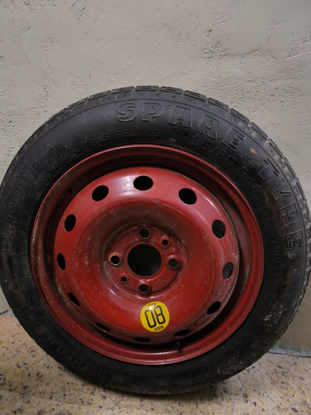 rueda repuesto de 80kg maximo 135/80 B14 PIRELLI