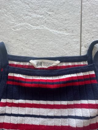Top H&M niña rayas azul, rojo y blanco T.S