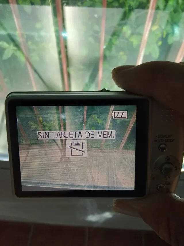 Cámara Panasonic Lumix DMC-FX50 Completa