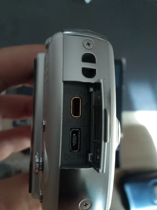 Cámara Panasonic Lumix DMC-FX50 Completa