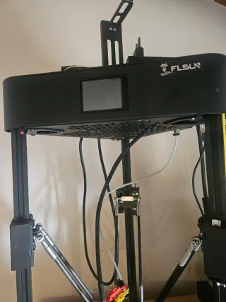 Impresora 3D delta Flsun Negra y Amarilla