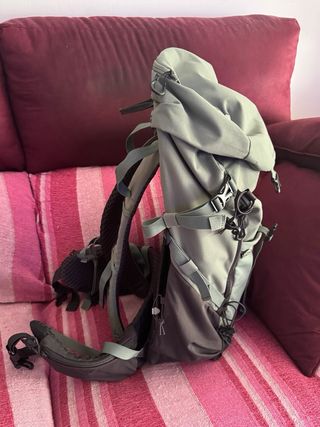 Mochila Quechua 30L - Gris/Verde