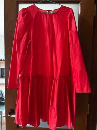 Vestido rojo entretiempo