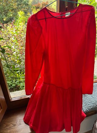 Vestido rojo entretiempo
