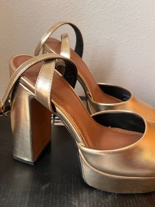 Sandalias doradas tacón plataforma