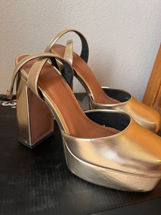 Sandalias doradas tacón plataforma