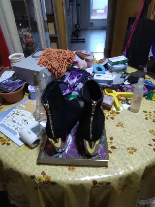 Botines negros de tacón