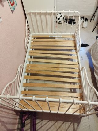 Cama extensible infantil metal y madera
