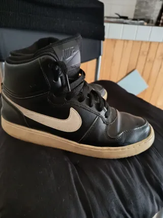 Scarpe Nike alte nere e bianche