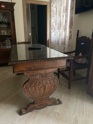 Scrivania d'epoca in legno con sedia