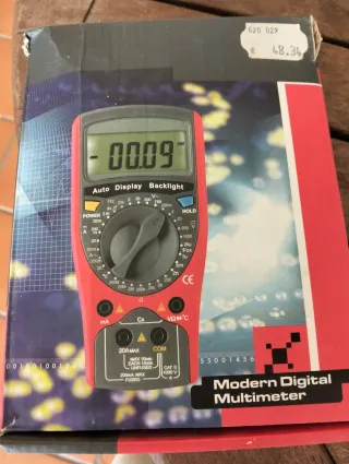 Multímetro Digital Moderno