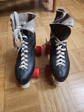 Patines de 4 ruedas negros